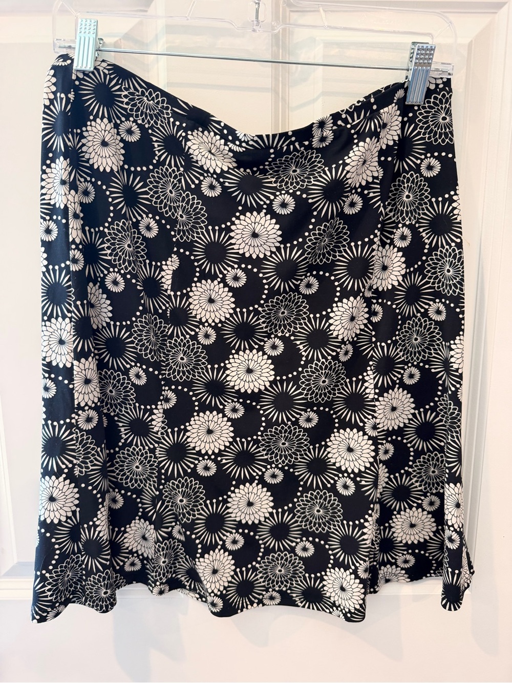 Express Floral Black and White Size Medium